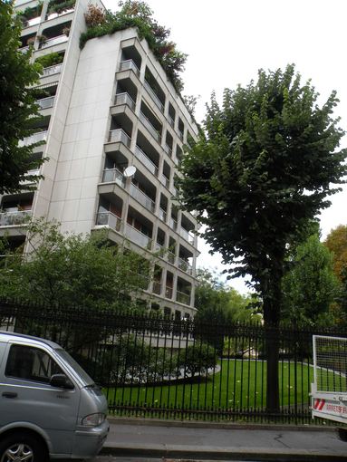  immeuble, place du Vénézuela